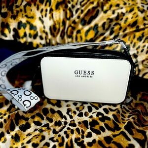 GUESS Cross body-NWOT